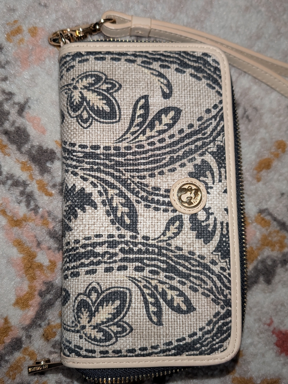 Beige Black Woven Boho Floral Zip Wristlet Wallet Gold Hardware Womens